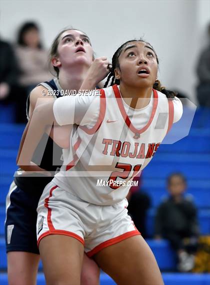 Thumbnail 2 in Vista del Lago vs. Lincoln (50th Dorothy Speck Memorial) photogallery.