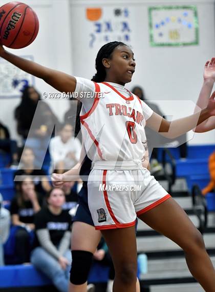 Thumbnail 1 in Vista del Lago vs. Lincoln (50th Dorothy Speck Memorial) photogallery.