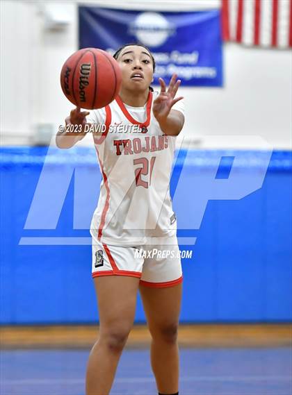 Thumbnail 2 in Vista del Lago vs. Lincoln (50th Dorothy Speck Memorial) photogallery.