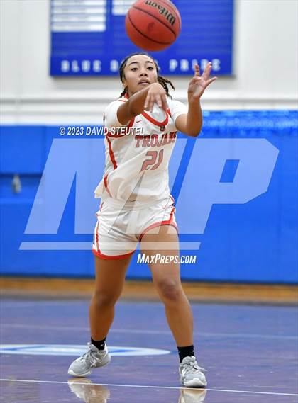 Thumbnail 1 in Vista del Lago vs. Lincoln (50th Dorothy Speck Memorial) photogallery.
