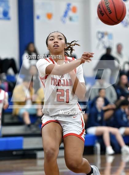 Thumbnail 2 in Vista del Lago vs. Lincoln (50th Dorothy Speck Memorial) photogallery.