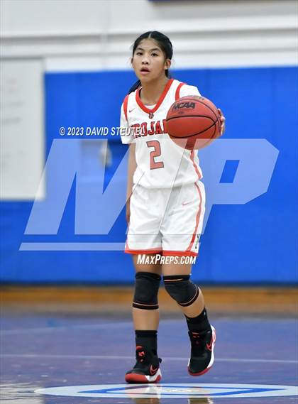 Thumbnail 2 in Vista del Lago vs. Lincoln (50th Dorothy Speck Memorial) photogallery.