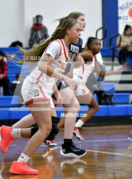 Thumbnail 2 in Vista del Lago vs. Lincoln (50th Dorothy Speck Memorial) photogallery.