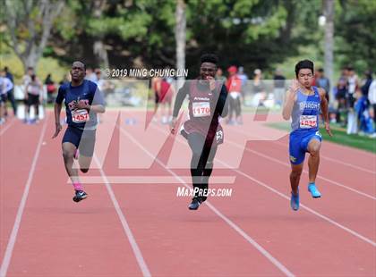Thumbnail 3 in 40th Irvine/Asics Invitational (100 Meter Dash) photogallery.