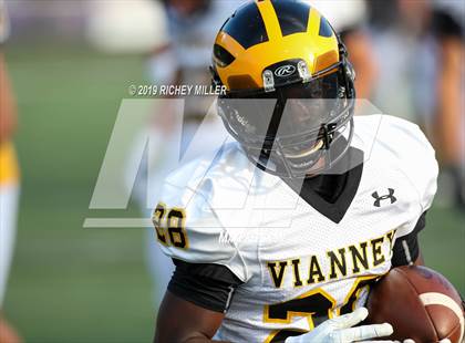 Thumbnail 1 in Vianney @ Fayetteville photogallery.