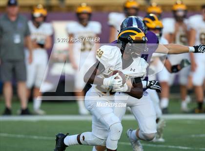 Thumbnail 3 in Vianney @ Fayetteville photogallery.