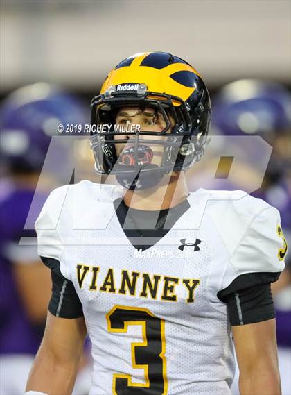 Thumbnail 1 in Vianney @ Fayetteville photogallery.