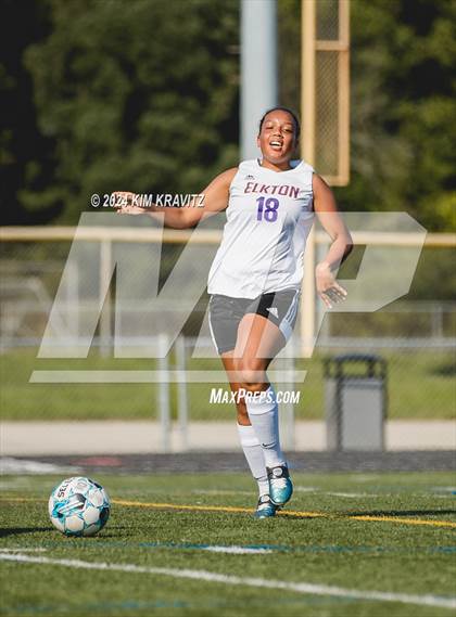 Thumbnail 2 in Elkton vs Aberdeen (Scrimmage) photogallery.