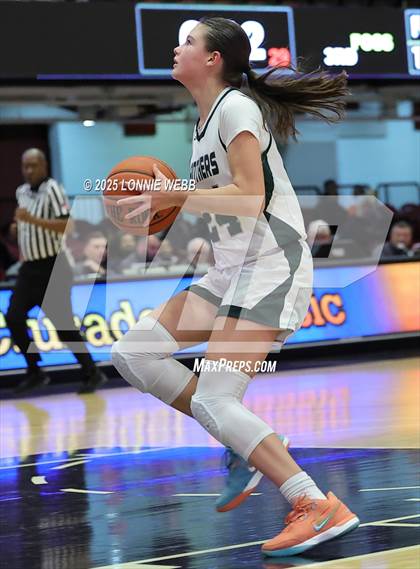 Thumbnail 2 in Pleasantville vs Tuckahoe (Slam Dunk Showcase) photogallery.