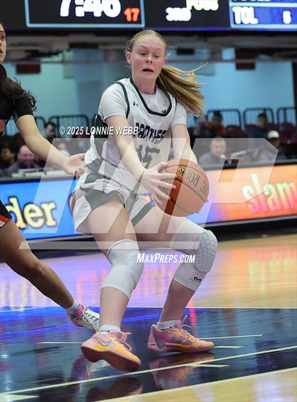 Thumbnail 2 in Pleasantville vs Tuckahoe (Slam Dunk Showcase) photogallery.