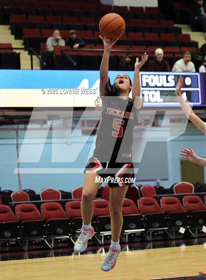Thumbnail 3 in Pleasantville vs Tuckahoe (Slam Dunk Showcase) photogallery.