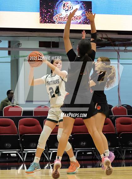 Thumbnail 2 in Pleasantville vs Tuckahoe (Slam Dunk Showcase) photogallery.