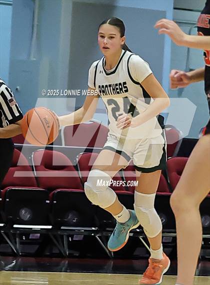 Thumbnail 2 in Pleasantville vs Tuckahoe (Slam Dunk Showcase) photogallery.