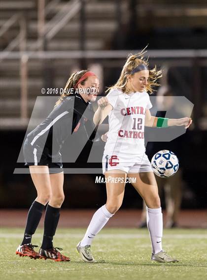 Thumbnail 2 in Whitman-Hanson Regional vs. Central Catholic (MIAA Division 1 Semifinal) photogallery.