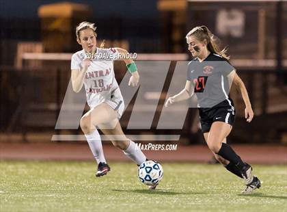 Thumbnail 3 in Whitman-Hanson Regional vs. Central Catholic (MIAA Division 1 Semifinal) photogallery.