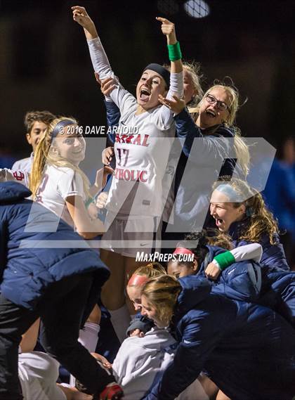 Thumbnail 1 in Whitman-Hanson Regional vs. Central Catholic (MIAA Division 1 Semifinal) photogallery.