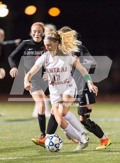 Thumbnail 1 in Whitman-Hanson Regional vs. Central Catholic (MIAA Division 1 Semifinal) photogallery.