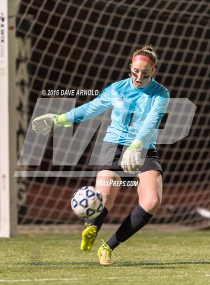 Thumbnail 3 in Whitman-Hanson Regional vs. Central Catholic (MIAA Division 1 Semifinal) photogallery.