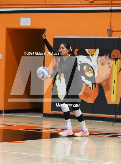 Thumbnail 1 in Tustin vs South Pasadena (CIF SS Div 6 Rnd 1 Playoff) photogallery.