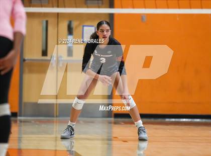 Thumbnail 2 in Tustin vs South Pasadena (CIF SS Div 6 Rnd 1 Playoff) photogallery.