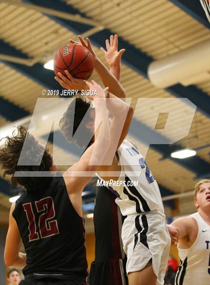 Thumbnail 1 in Bear River vs Rocklin (NorCal Tip Off) photogallery.