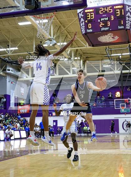 Thumbnail 3 in Quincy vs. MacArthur (Prairie Farms Holiday Classic) photogallery.