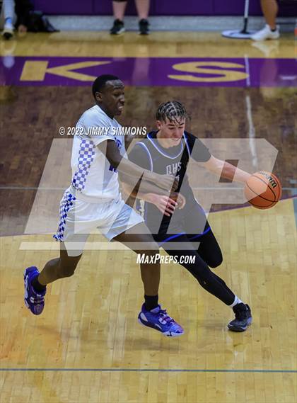 Thumbnail 2 in Quincy vs. MacArthur (Prairie Farms Holiday Classic) photogallery.