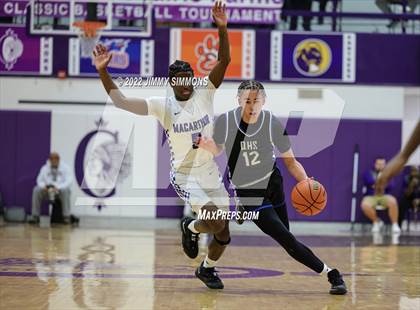 Thumbnail 3 in Quincy vs. MacArthur (Prairie Farms Holiday Classic) photogallery.