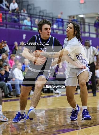 Thumbnail 1 in Quincy vs. MacArthur (Prairie Farms Holiday Classic) photogallery.