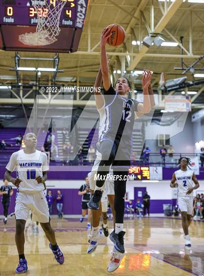Thumbnail 3 in Quincy vs. MacArthur (Prairie Farms Holiday Classic) photogallery.