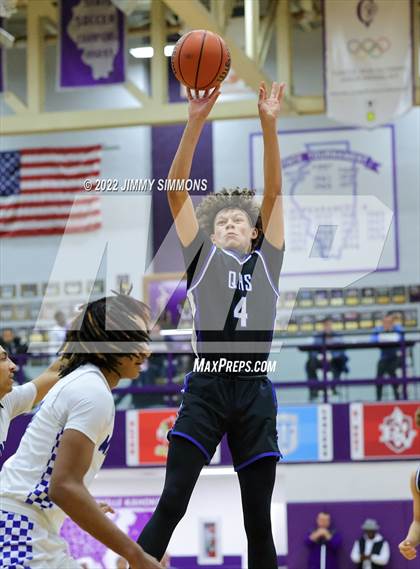 Thumbnail 1 in Quincy vs. MacArthur (Prairie Farms Holiday Classic) photogallery.