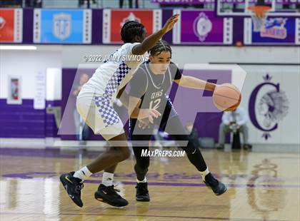 Thumbnail 2 in Quincy vs. MacArthur (Prairie Farms Holiday Classic) photogallery.
