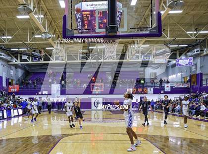 Thumbnail 3 in Quincy vs. MacArthur (Prairie Farms Holiday Classic) photogallery.