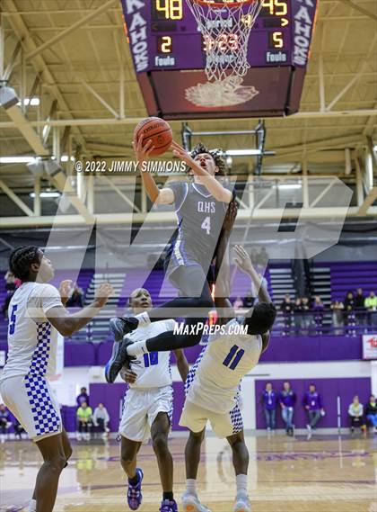 Thumbnail 3 in Quincy vs. MacArthur (Prairie Farms Holiday Classic) photogallery.