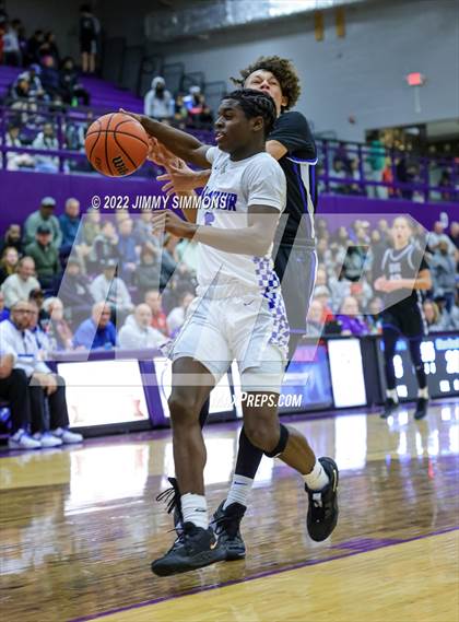 Thumbnail 3 in Quincy vs. MacArthur (Prairie Farms Holiday Classic) photogallery.