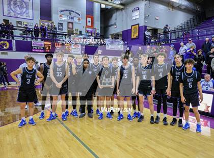 Thumbnail 3 in Quincy vs. MacArthur (Prairie Farms Holiday Classic) photogallery.