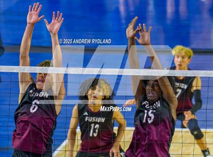 Thumbnail 3 in Regis Groff vs. Pueblo South (CHSAA 4A Championship) photogallery.