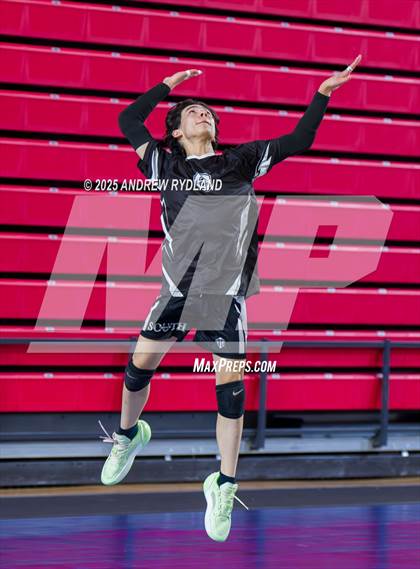 Thumbnail 1 in Regis Groff vs. Pueblo South (CHSAA 4A Championship) photogallery.
