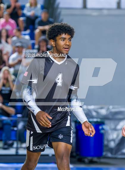 Thumbnail 3 in Regis Groff vs. Pueblo South (CHSAA 4A Championship) photogallery.