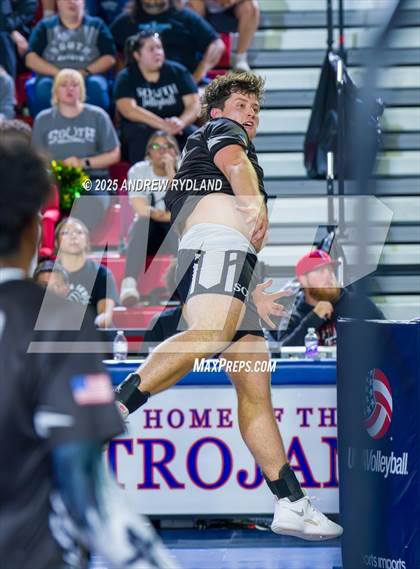 Thumbnail 3 in Regis Groff vs. Pueblo South (CHSAA 4A Championship) photogallery.