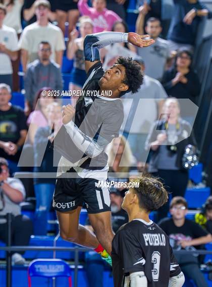 Thumbnail 3 in Regis Groff vs. Pueblo South (CHSAA 4A Championship) photogallery.
