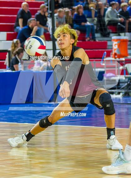 Thumbnail 3 in Regis Groff vs. Pueblo South (CHSAA 4A Championship) photogallery.