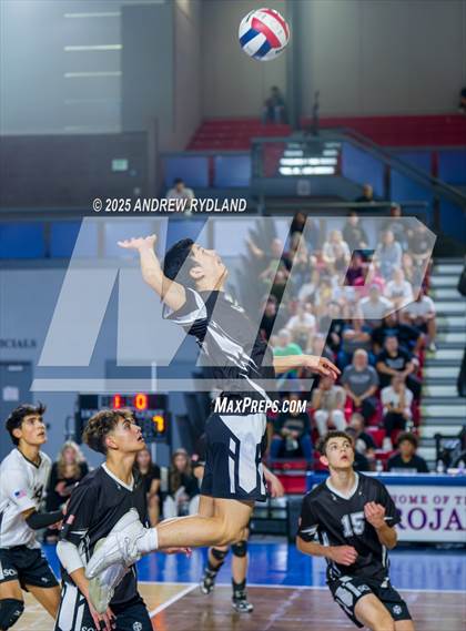 Thumbnail 2 in Regis Groff vs. Pueblo South (CHSAA 4A Championship) photogallery.