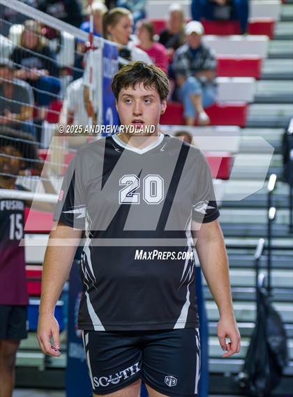 Thumbnail 2 in Regis Groff vs. Pueblo South (CHSAA 4A Championship) photogallery.