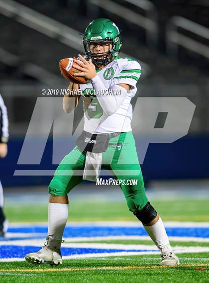 Thumbnail 1 in Farmingdale vs. Freeport (Section VIII Conference I Final) photogallery.