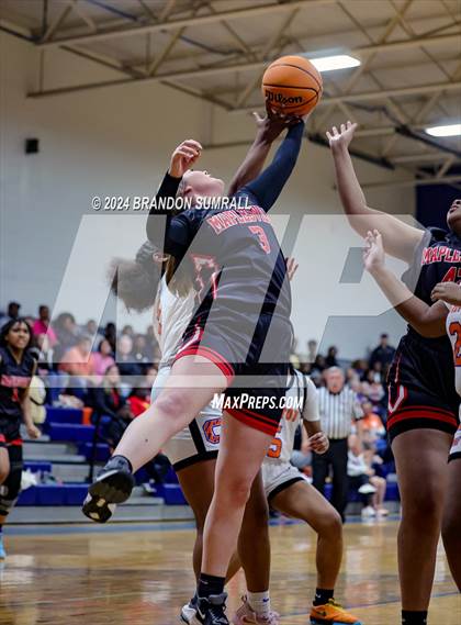 Thumbnail 3 in Chilton County vs Maplesville (Chilton County Tournament) photogallery.