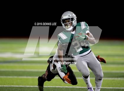 Thumbnail 1 in De La Salle vs. Pittsburg (CIF NCS D1 Final) photogallery.
