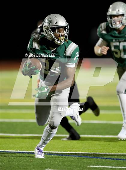Thumbnail 2 in De La Salle vs. Pittsburg (CIF NCS D1 Final) photogallery.