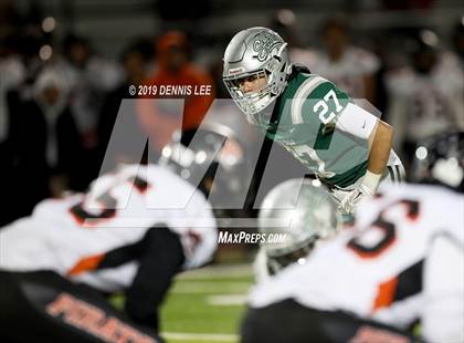 Thumbnail 2 in De La Salle vs. Pittsburg (CIF NCS D1 Final) photogallery.