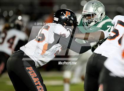Thumbnail 3 in De La Salle vs. Pittsburg (CIF NCS D1 Final) photogallery.